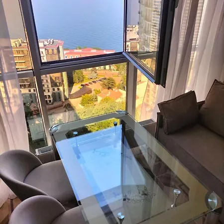 с видом на море 9 жемчужина Apartment Odesa